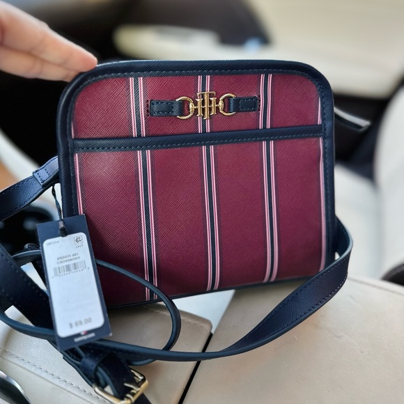 Tommy crossbody bag. Brand new with tag. - Picture 4 of 6